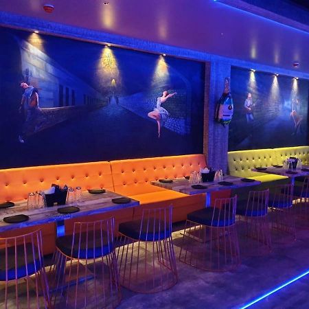 Virat Ambe Sports Club Hotel Ulhāsnagar Екстериор снимка