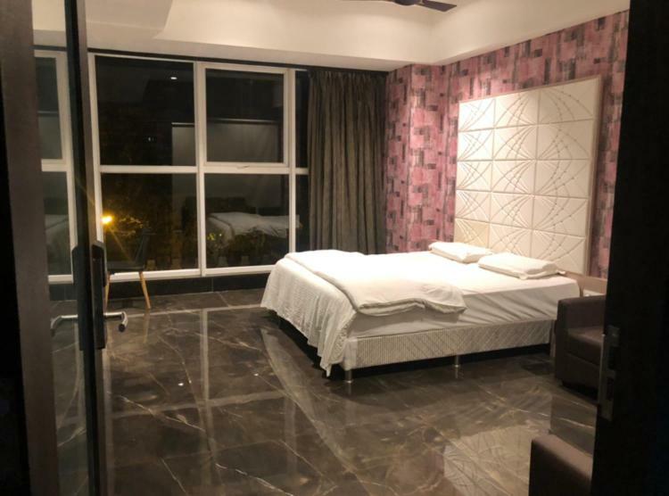 Virat Ambe Sports Club Hotel Ulhāsnagar Екстериор снимка