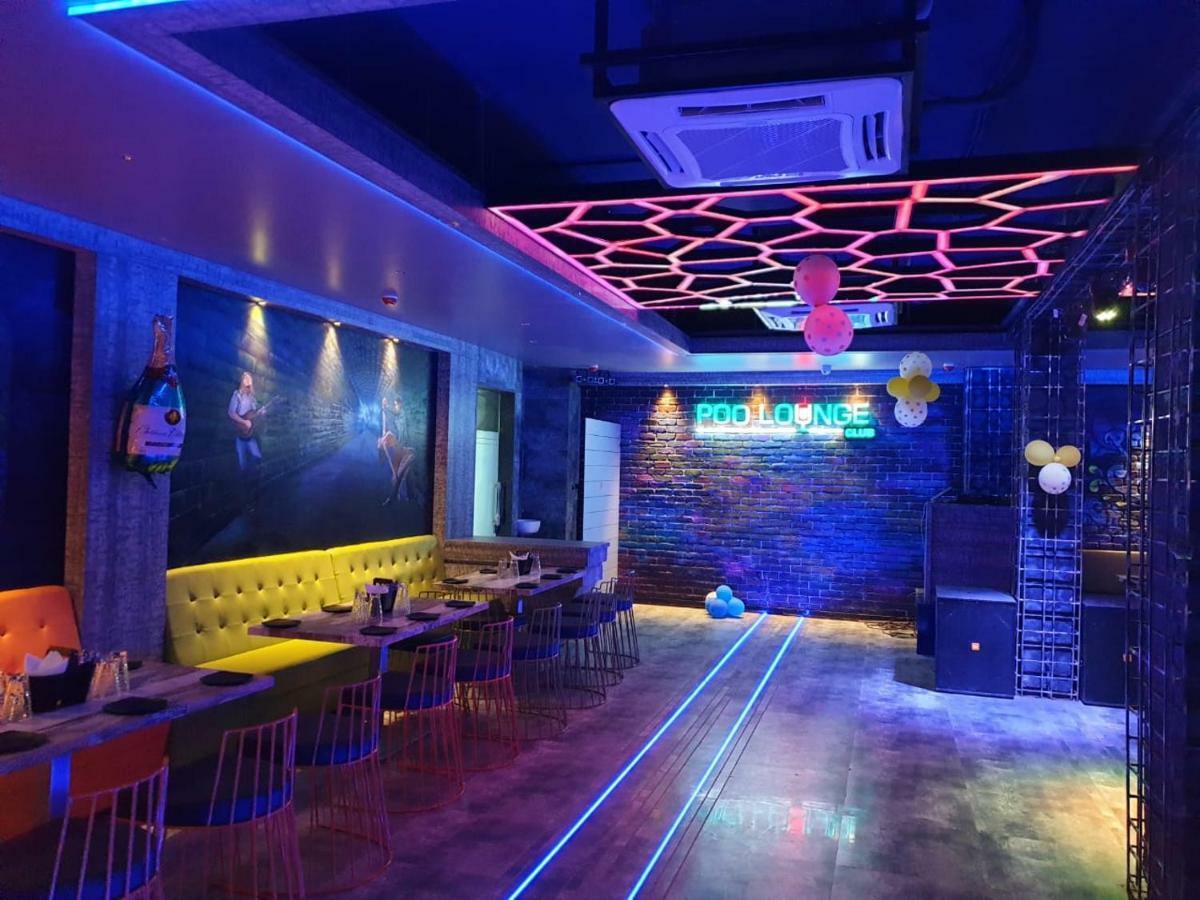 Virat Ambe Sports Club Hotel Ulhāsnagar Екстериор снимка