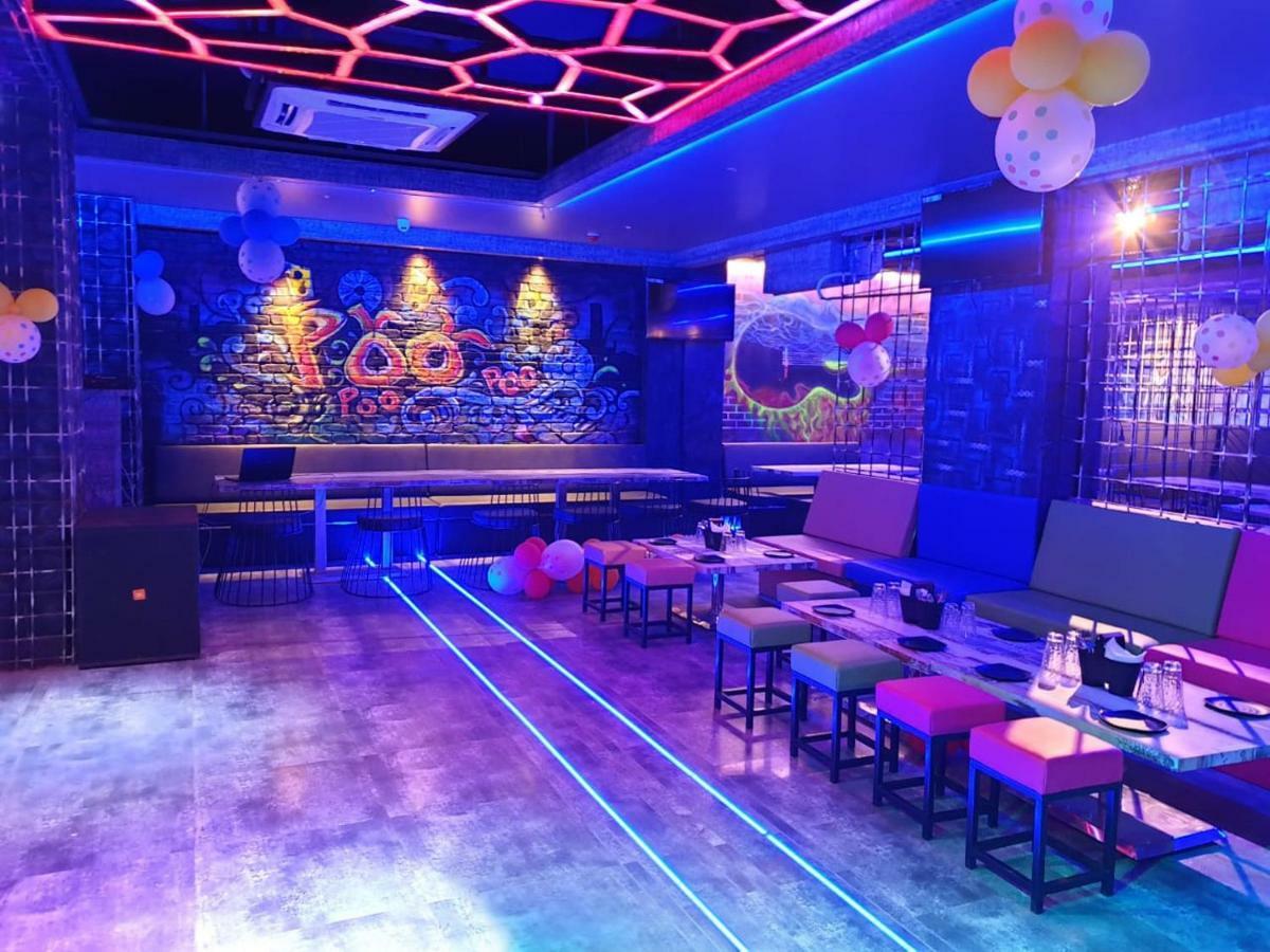 Virat Ambe Sports Club Hotel Ulhāsnagar Екстериор снимка