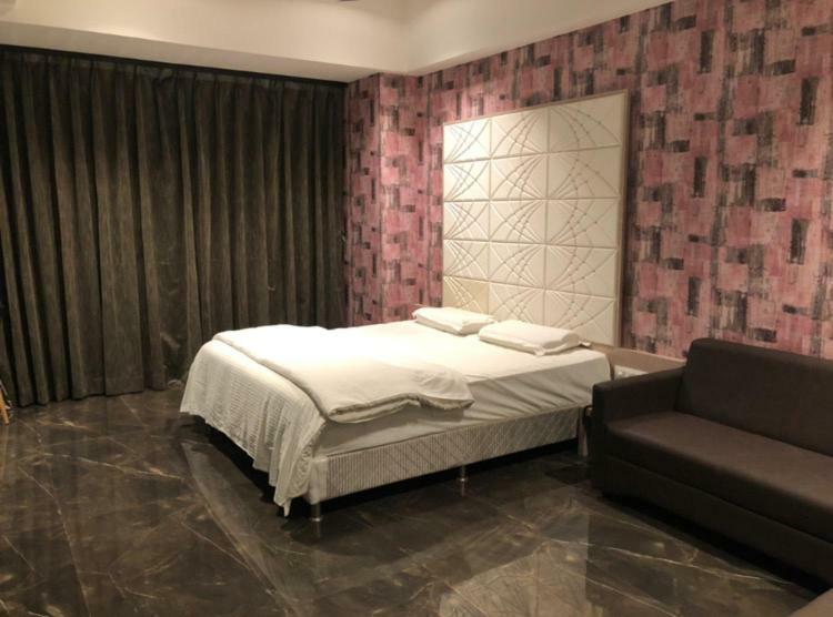 Virat Ambe Sports Club Hotel Ulhāsnagar Екстериор снимка